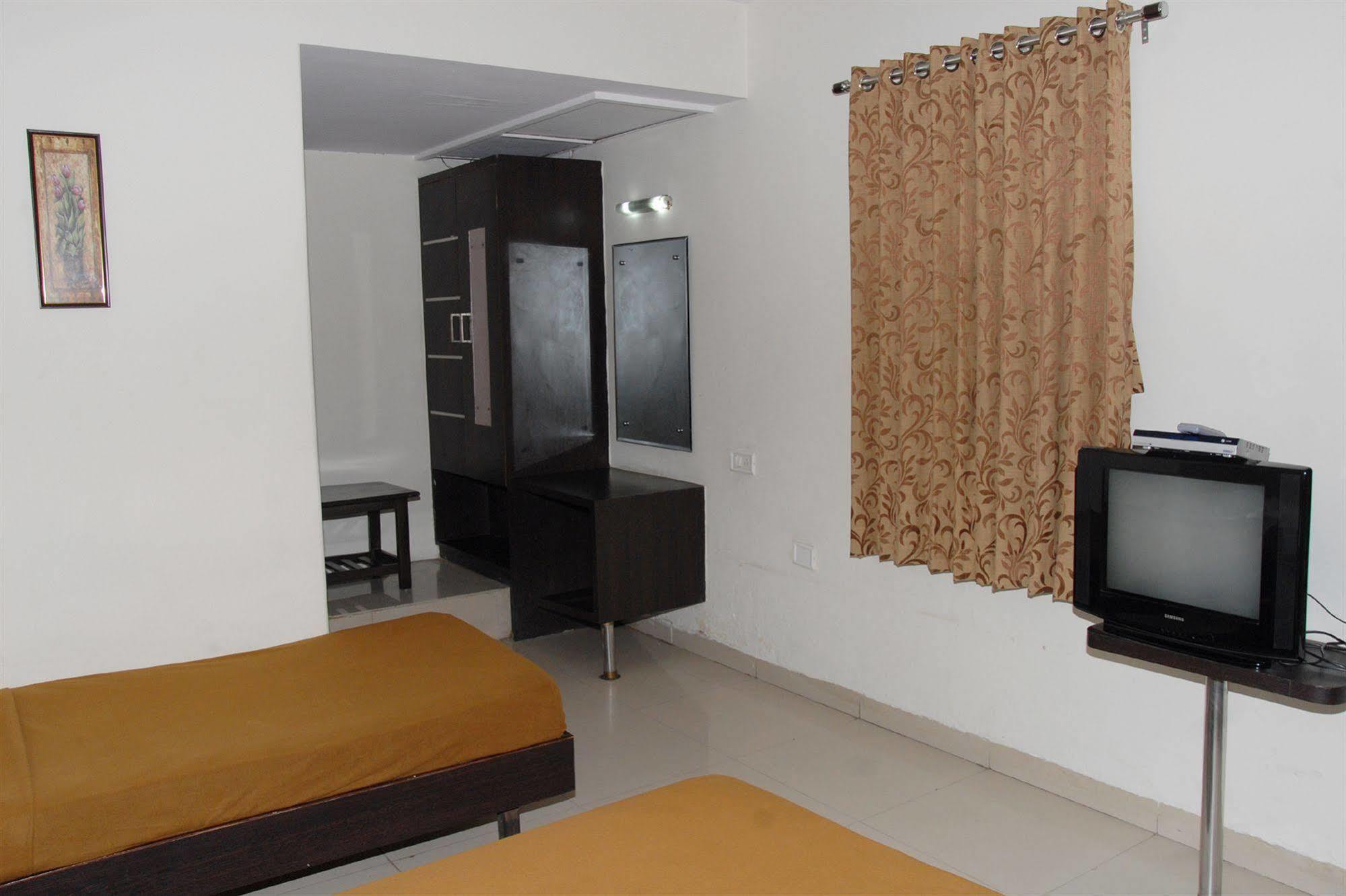Hotel Enzo International Bangalore Exterior photo